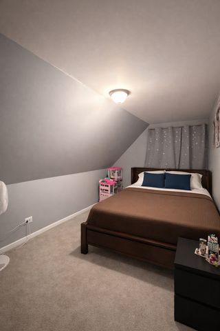 10043 S Oglesby Avenue, Chicago, IL 60617