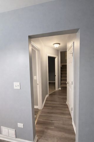 10043 S Oglesby Avenue, Chicago, IL 60617