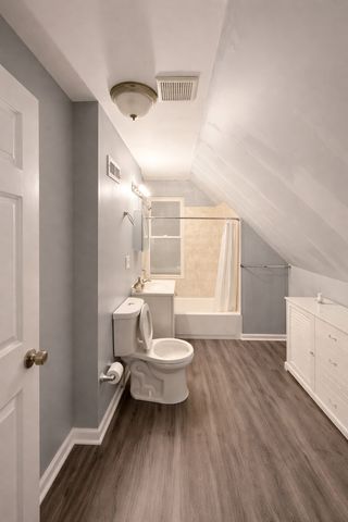 10043 S Oglesby Avenue, Chicago, IL 60617