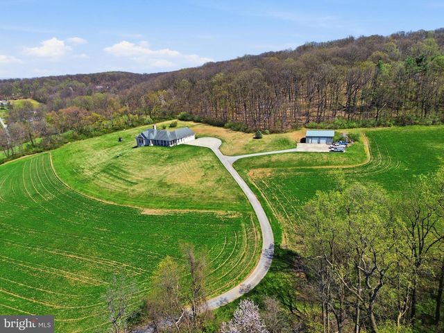 5303 STAMBAUGH RD, Spring Grove, PA 17362