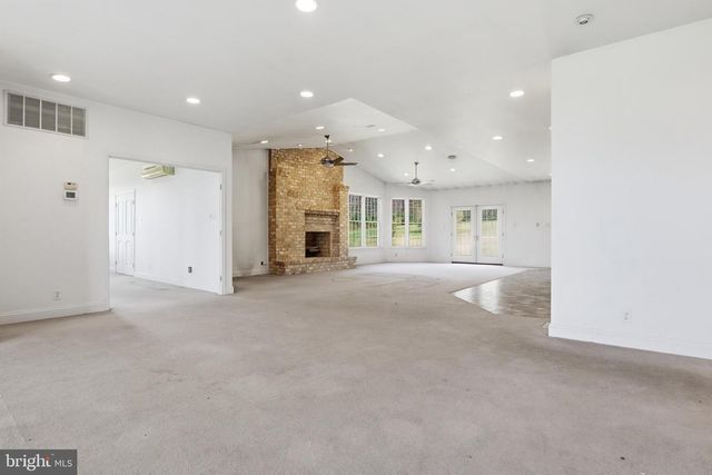 5303 STAMBAUGH RD, Spring Grove, PA 17362