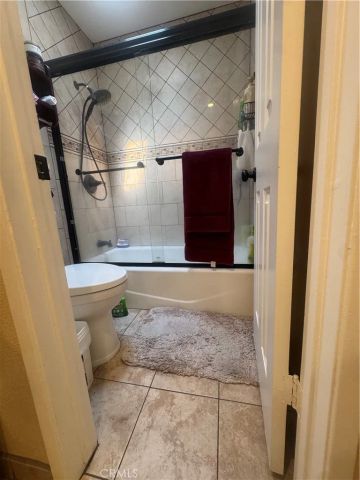 11542 Burbank Boulevard 8, Los Angeles, CA 91601