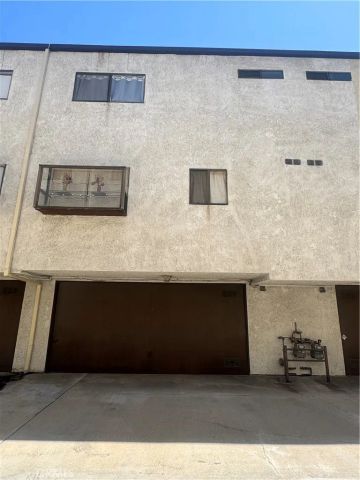11542 Burbank Boulevard 8, Los Angeles, CA 91601