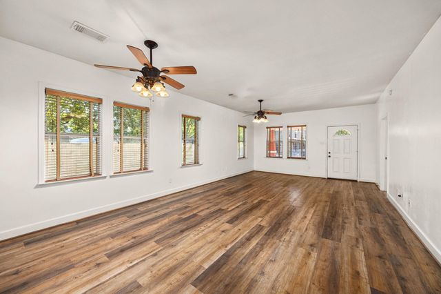 1912 Shearn Street, Houston, TX 77007