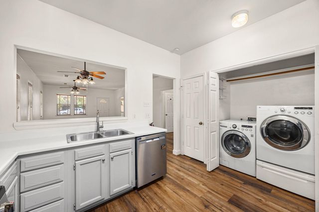 1912 Shearn Street, Houston, TX 77007