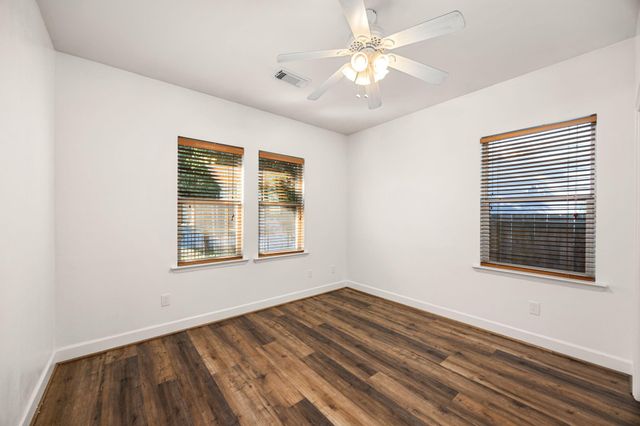 1912 Shearn Street, Houston, TX 77007