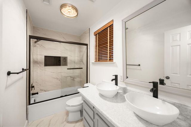 1912 Shearn Street, Houston, TX 77007