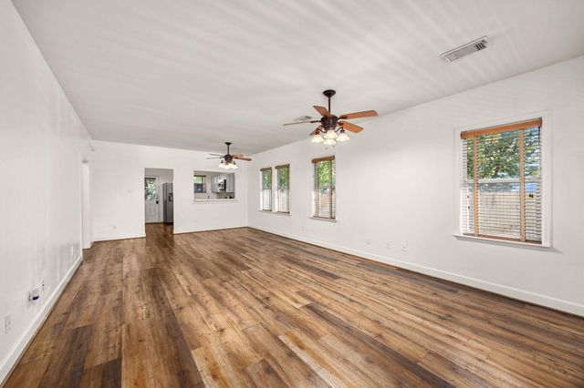 1912 Shearn Street, Houston, TX 77007