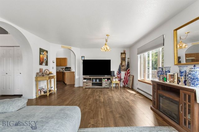 711 Yellowstone Avenue, Manhattan, MT 59741