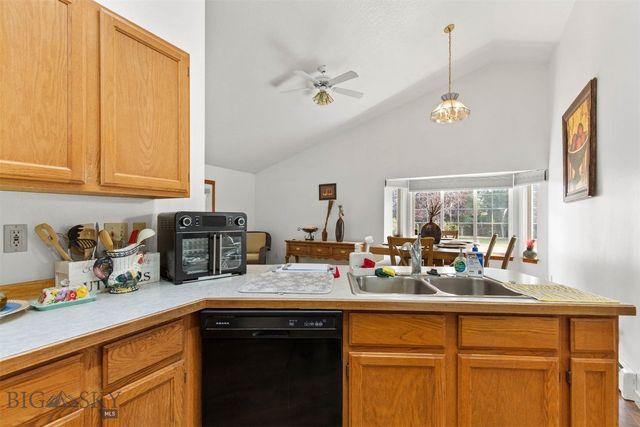 711 Yellowstone Avenue, Manhattan, MT 59741