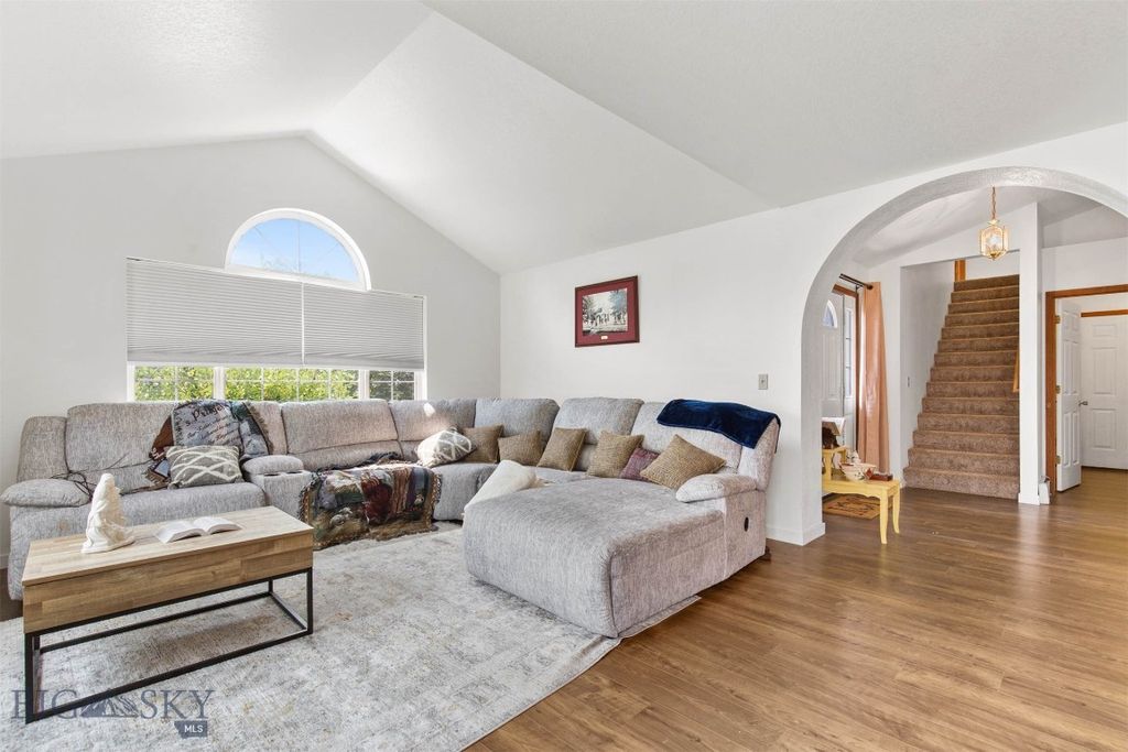 711 Yellowstone Avenue, Manhattan, MT 59741 photo 3