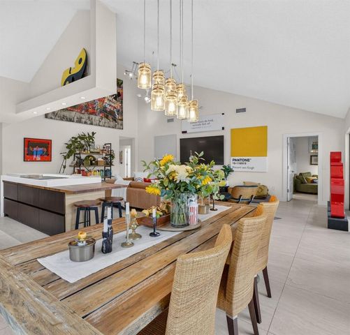 2613 Mohawk Circle, West Palm Beach, FL 33409