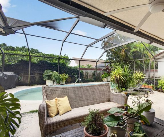 2613 Mohawk Circle, West Palm Beach, FL 33409
