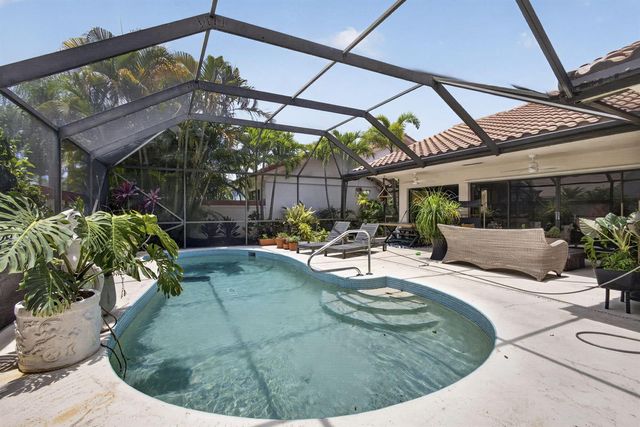 2613 Mohawk Circle, West Palm Beach, FL 33409