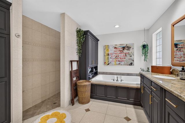 2613 Mohawk Circle, West Palm Beach, FL 33409