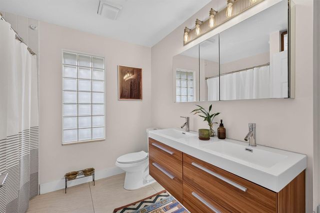 2613 Mohawk Circle, West Palm Beach, FL 33409
