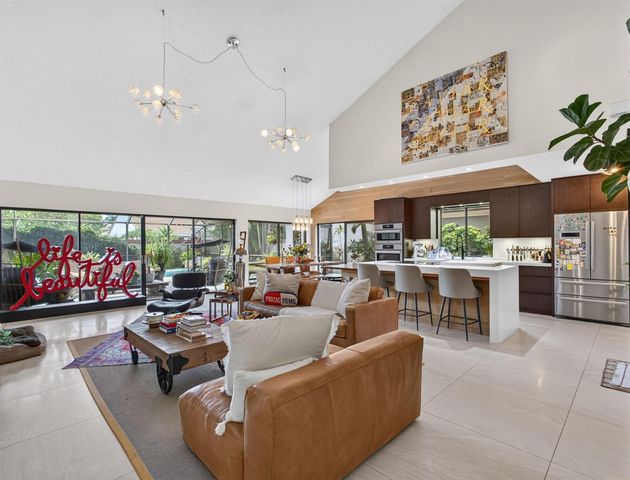 2613 Mohawk Circle, West Palm Beach, FL 33409
