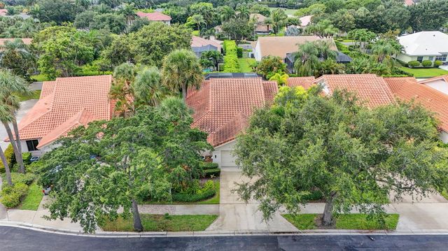 2613 Mohawk Circle, West Palm Beach, FL 33409