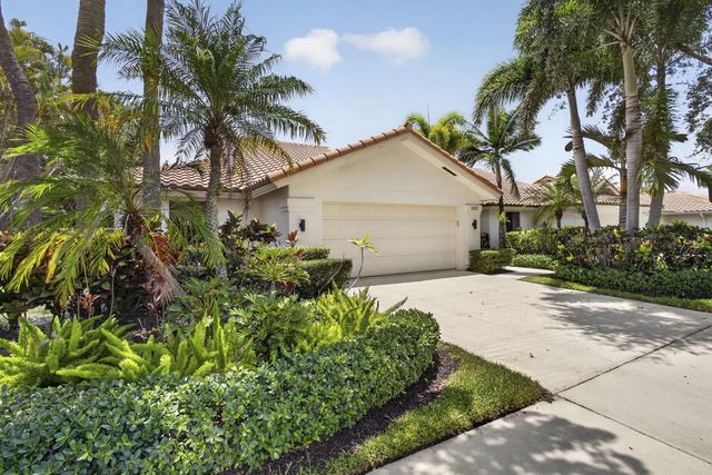 2613 Mohawk Circle, West Palm Beach, FL 33409