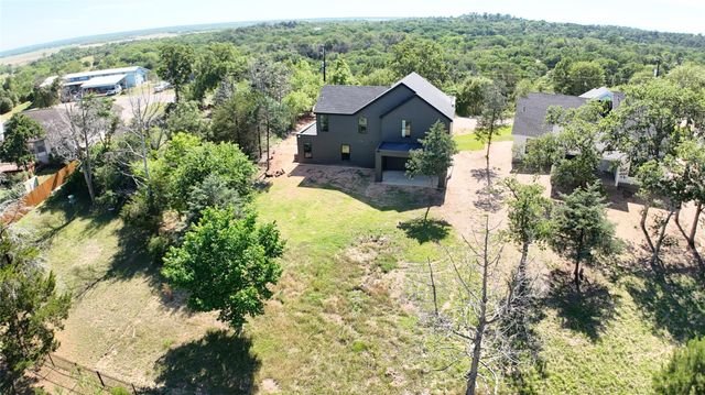 214 Ulupau CIR, Bastrop, TX 78602