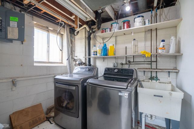 24612 Panama Avenue, Warren, MI 48091