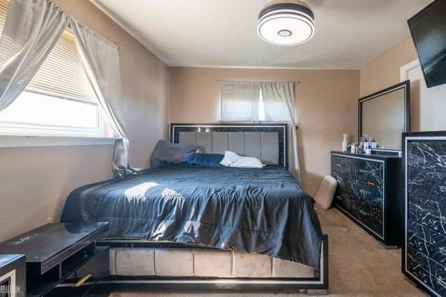 24612 Panama Avenue, Warren, MI 48091