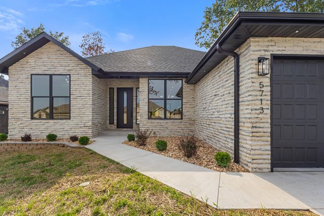 5713 S Cloverdale Lane, Battlefield, MO 65619
