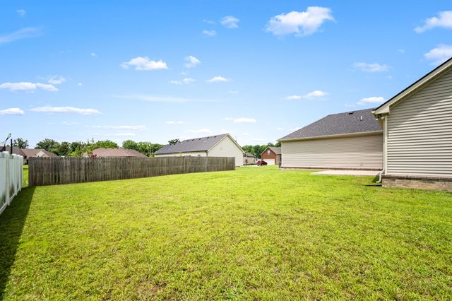 168 Grace Ct, Manchester, TN 37355