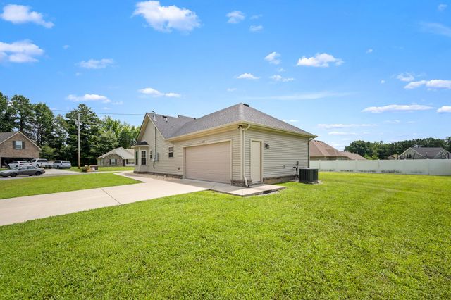 168 Grace Ct, Manchester, TN 37355