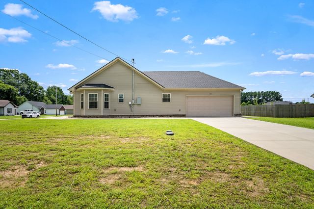 168 Grace Ct, Manchester, TN 37355