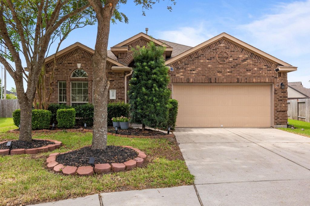 3247 Lost Colony Court, Dickinson, TX 77539
