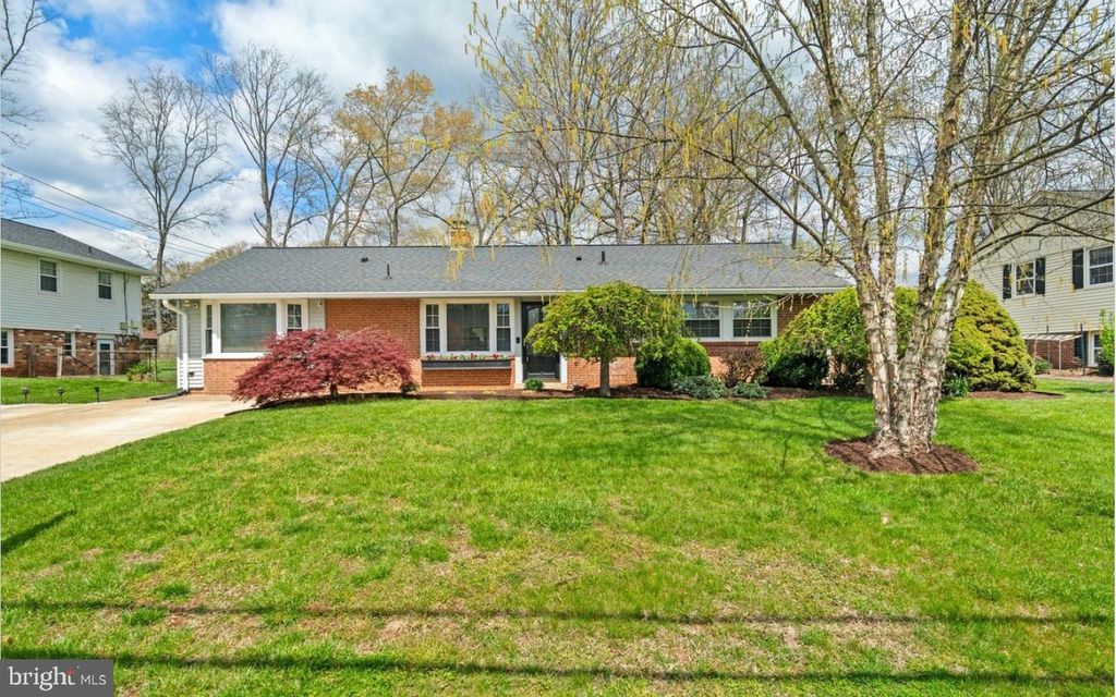 15008 CARLBERN DR, Centreville, VA 20120