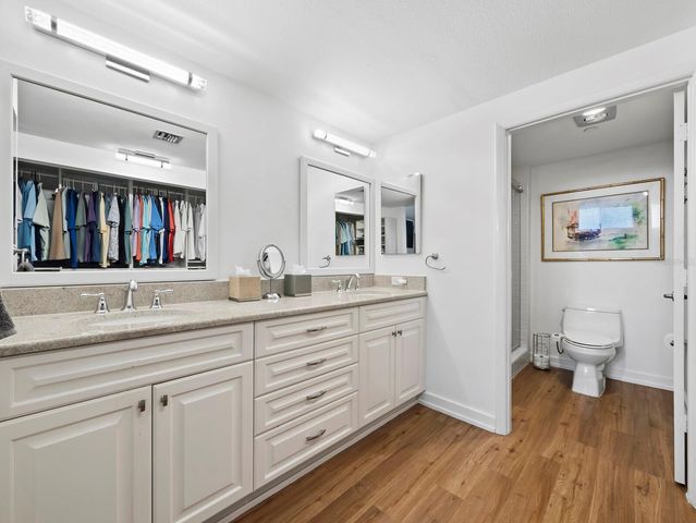 1930 HARBOURSIDE DRIVE 145, Longboat Key, FL 34228