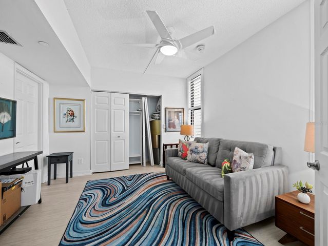 1930 HARBOURSIDE DRIVE 145, Longboat Key, FL 34228