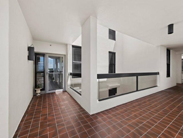 1930 HARBOURSIDE DRIVE 145, Longboat Key, FL 34228