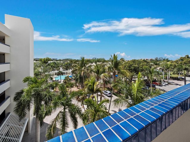 1930 HARBOURSIDE DRIVE 145, Longboat Key, FL 34228