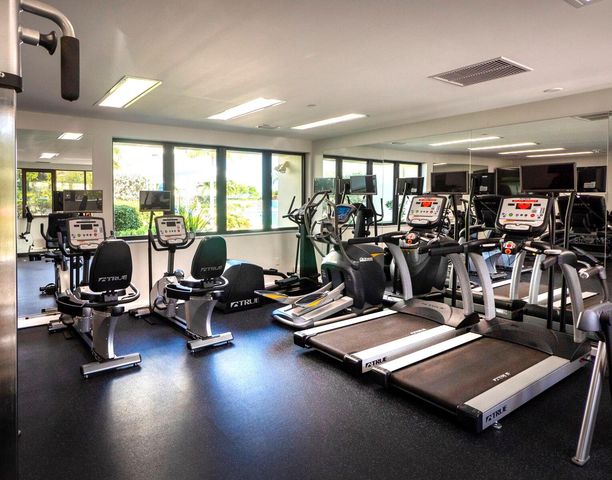 1930 HARBOURSIDE DRIVE 145, Longboat Key, FL 34228