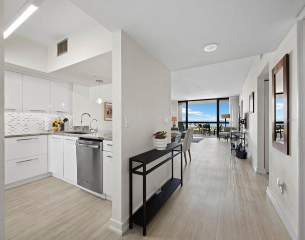 1930 HARBOURSIDE DRIVE 145, Longboat Key, FL 34228