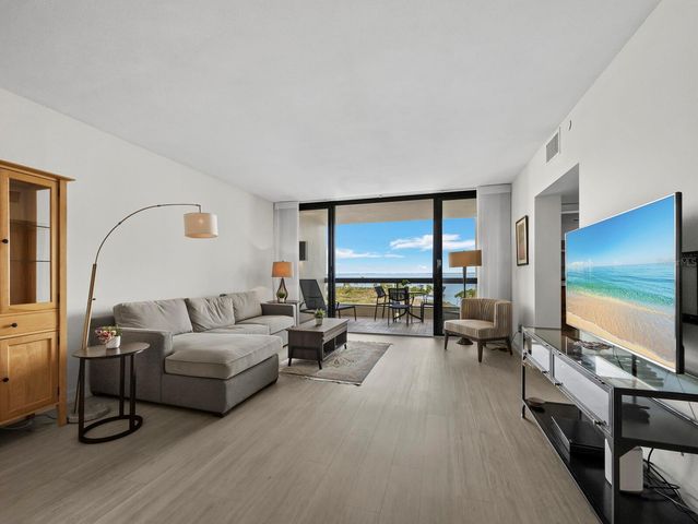 1930 HARBOURSIDE DRIVE 145, Longboat Key, FL 34228