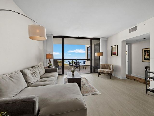 1930 HARBOURSIDE DRIVE 145, Longboat Key, FL 34228