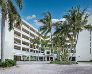 1930 HARBOURSIDE DRIVE 145, Longboat Key, FL 34228