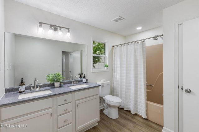 1825 Brookhaven Drive, Southaven, MS 38671