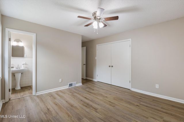 1825 Brookhaven Drive, Southaven, MS 38671