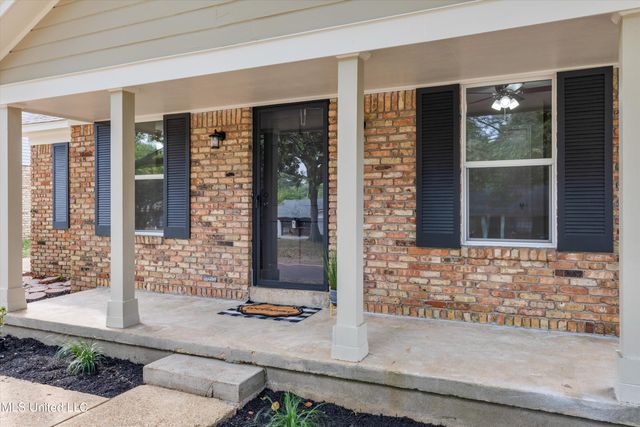 1825 Brookhaven Drive, Southaven, MS 38671