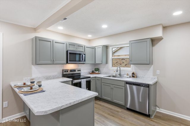 1825 Brookhaven Drive, Southaven, MS 38671