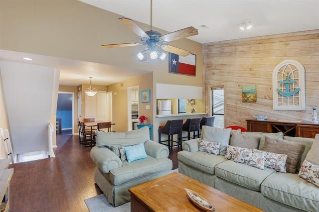 704 Horseshoe Bay BLVD F, Horseshoe Bay, TX 78657