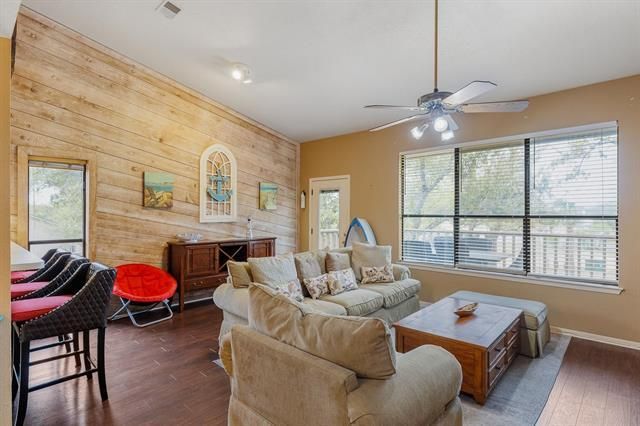 704 Horseshoe Bay BLVD F, Horseshoe Bay, TX 78657