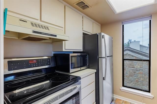 704 Horseshoe Bay BLVD F, Horseshoe Bay, TX 78657