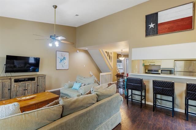 704 Horseshoe Bay BLVD F, Horseshoe Bay, TX 78657