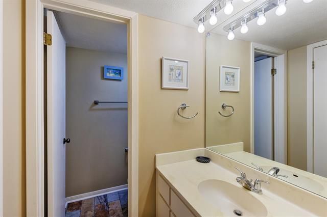 704 Horseshoe Bay BLVD F, Horseshoe Bay, TX 78657